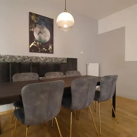 Kazinczy 2bdr With Ac, Smart Tv Budapeszt