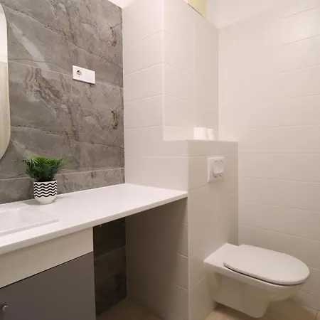 Lägenhet Kazinczy 2bdr With Ac, Smart Tv