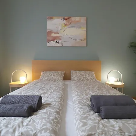 Kazinczy 2bdr With Ac, Smart Tv Lägenhet *